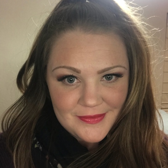 Meet your Posher, Melissa - Picture 1 of 1